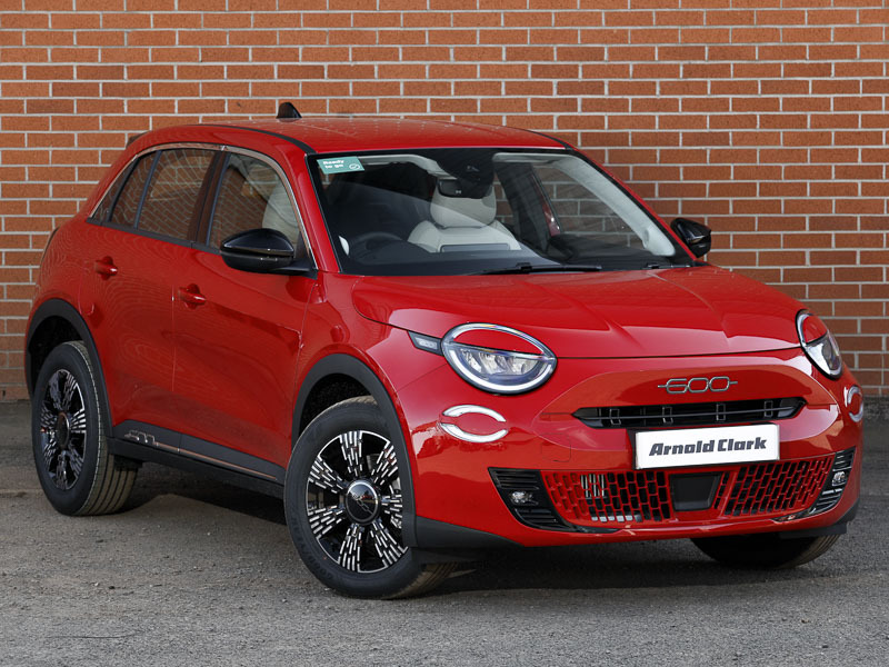 Fiat 600 1.2 Hybrid 48V Edct-6 Red
