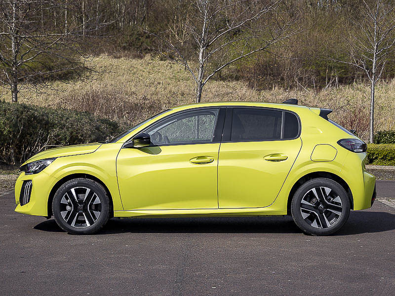 Peugeot 208 1.2 Puretech 100 Allure SG26PSO Yellow #4
