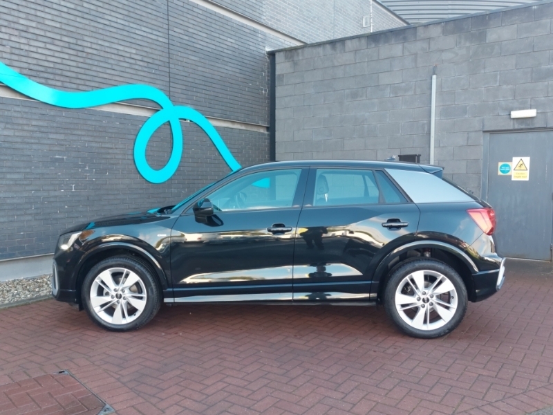 Audi Q2 35 Tfsi S Line S Tronic BN72VRF Black #4
