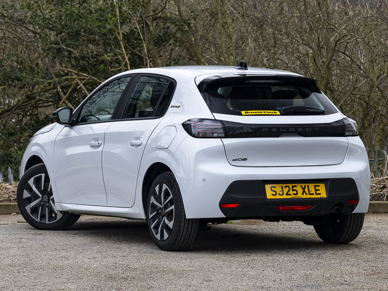 Peugeot 208 Hatchback Special Edi 1.2 Puretech 100 Style SJ25XLE White #2