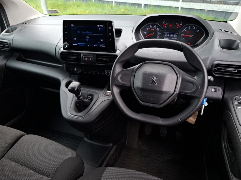 Peugeot Partner 1000 1.5 Bluehdi 100 Professional Premium Van YD23WHR White #3
