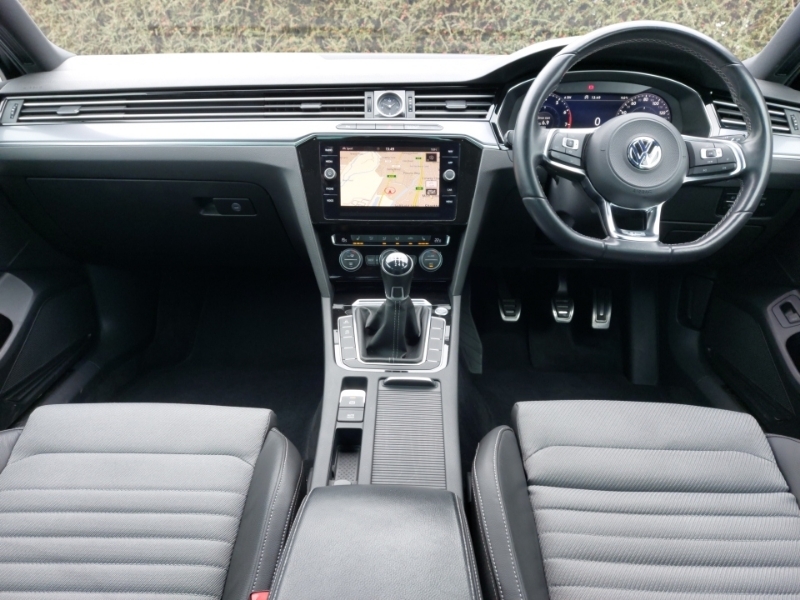 Volkswagen Passat 1.5 Tsi Evo 150 R-line Panoramic Roof Black #3