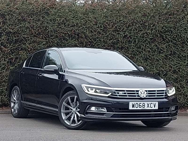 Volkswagen Passat 1.5 Tsi Evo 150 R-line Panoramic Roof Black