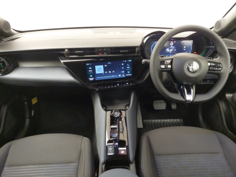 Alfa Romeo Junior 1.2 Turbo Ibrida SW25LXM Beige #3