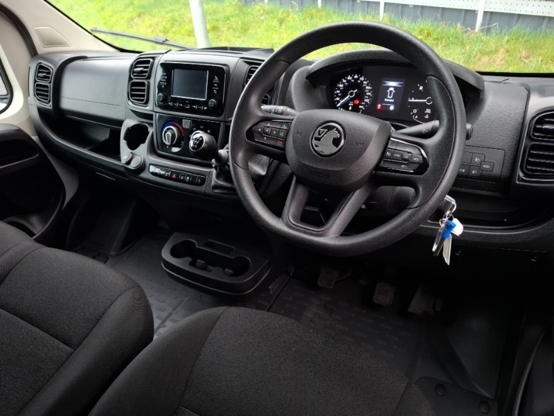 Vauxhall Movano 2.2 Turbo D 140 H2 Van Prime White #3