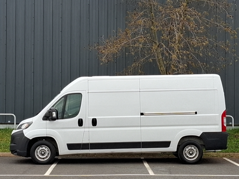 Vauxhall Movano 2.2 Turbo D 140 H2 Van Prime White #4