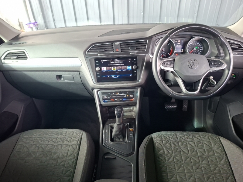 Volkswagen Tiguan 2.0 Tdi Life Dsg Black #3