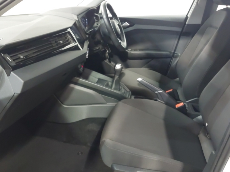 Audi A1 25 Tfsi Technik SD21EZJ White #5