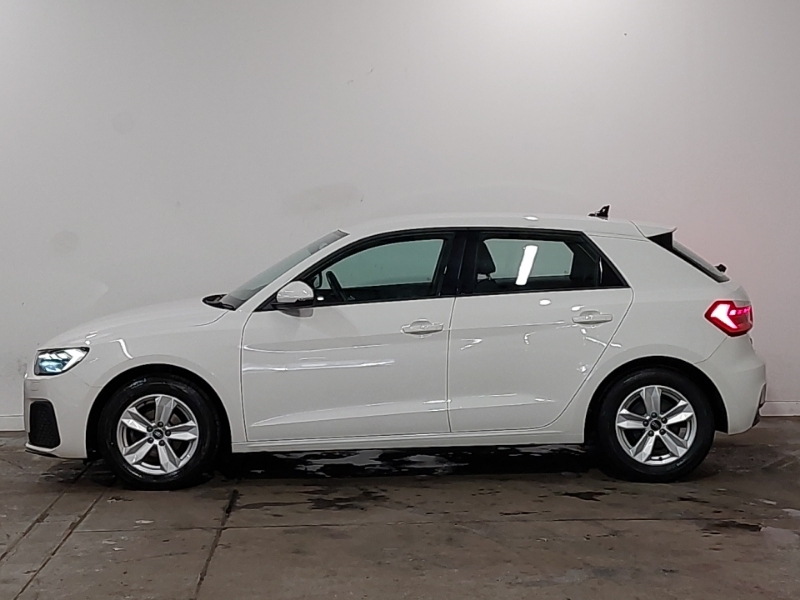 Audi A1 25 Tfsi Technik SD21EZJ White #4
