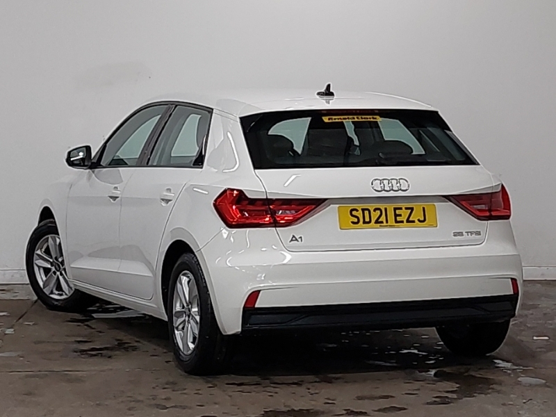 Audi A1 25 Tfsi Technik SD21EZJ White #2