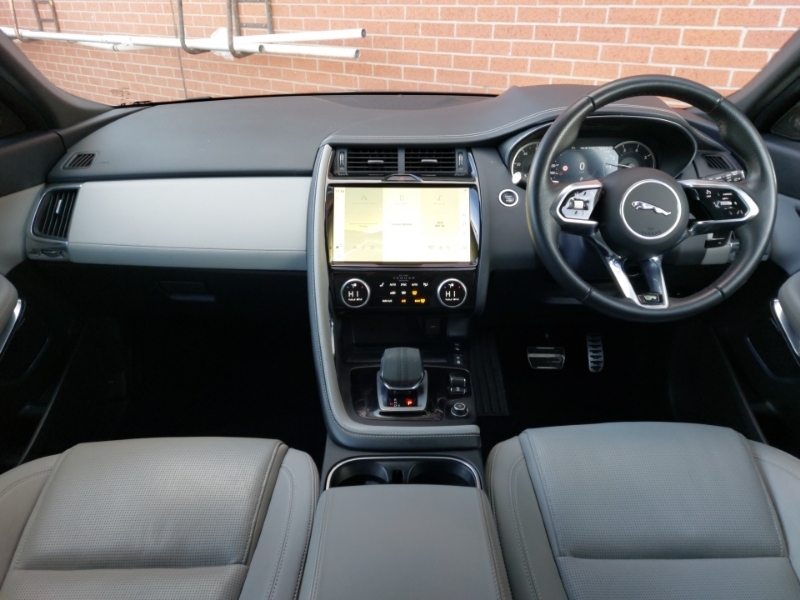 Jaguar E-Pace 1.5 P300e R-dynamic Se OE23BOF Black #3