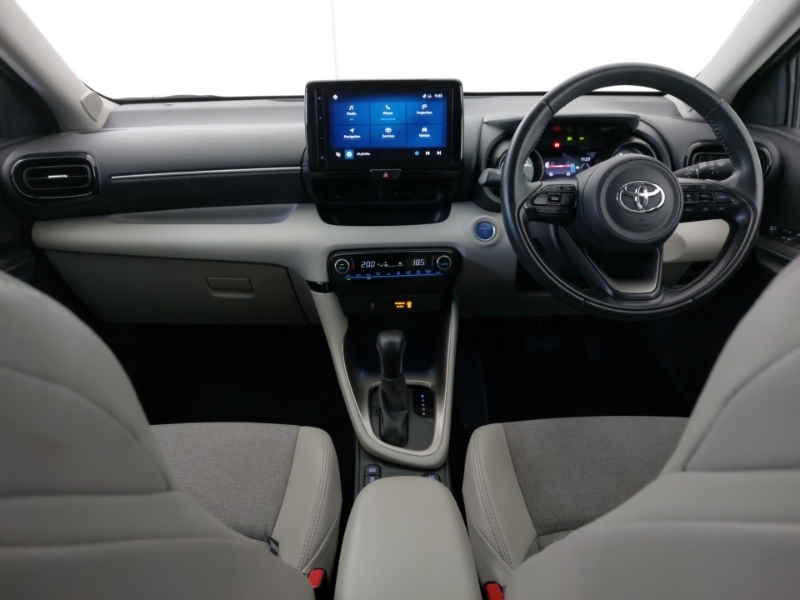 Toyota Yaris 1.5 Hybrid Excel Cvt DY72XLE Black #3
