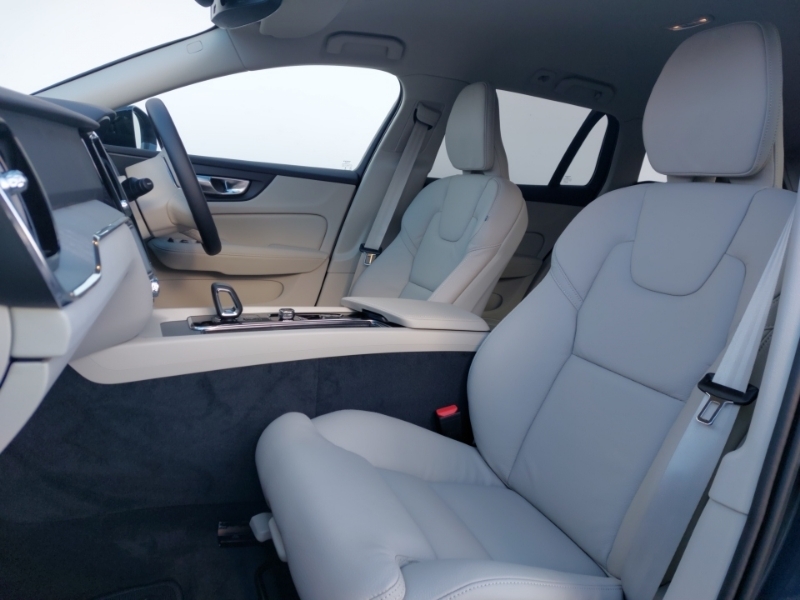 Volvo V60 2.0 B4p Plus Dark 7 Speed Blue #5