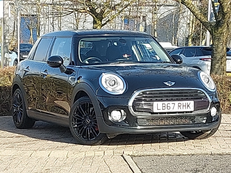 Mini Hatch 1.5 Cooper Black