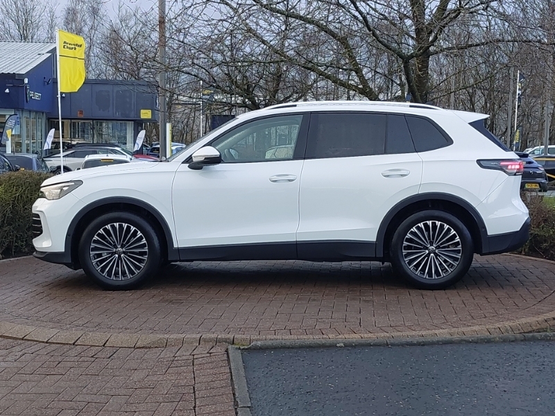 Volkswagen Tiguan 1.5 Etsi 150 Match Dsg SO74JHA White #4