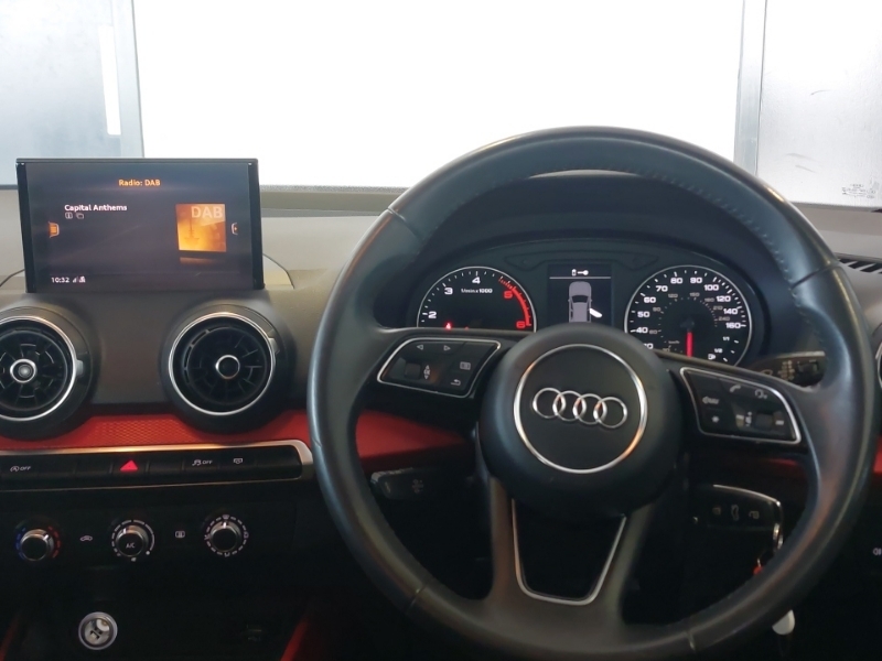 Audi Q2 30 Tdi Sport CA69ELJ Blue #5