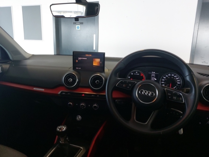Audi Q2 30 Tdi Sport CA69ELJ Blue #4