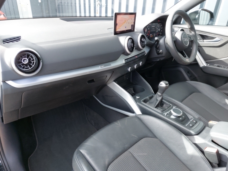 Audi Q2 30 Tfsi S Line YM73FLW Black #5