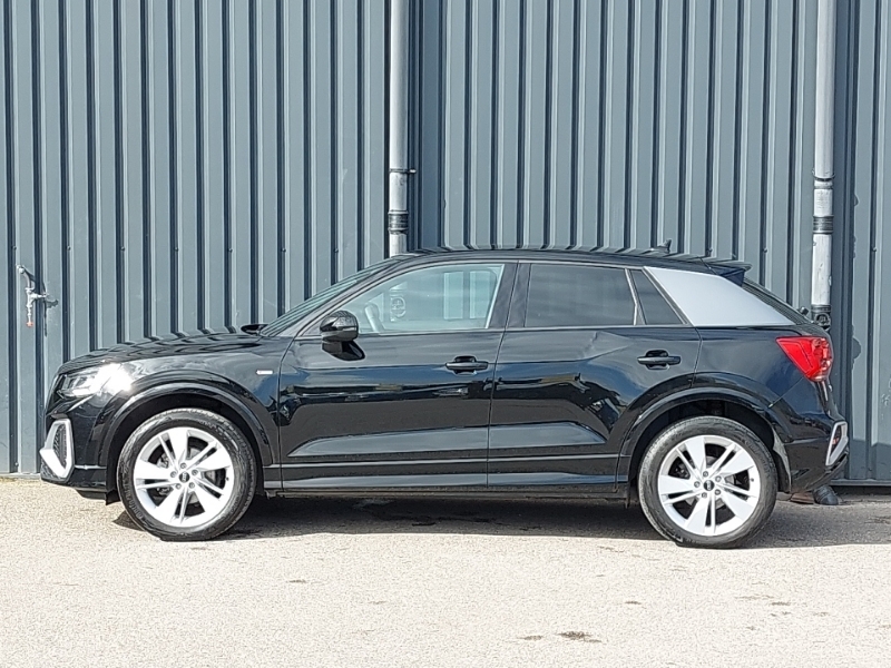Audi Q2 30 Tfsi S Line YM73FLW Black #4