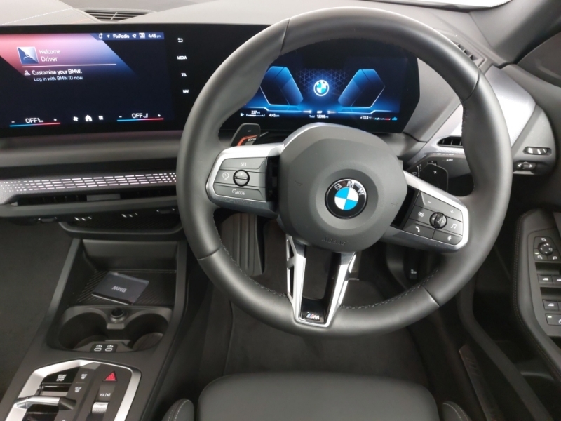 BMW 2 Series 220 M Sport Step YK25BKM White #5