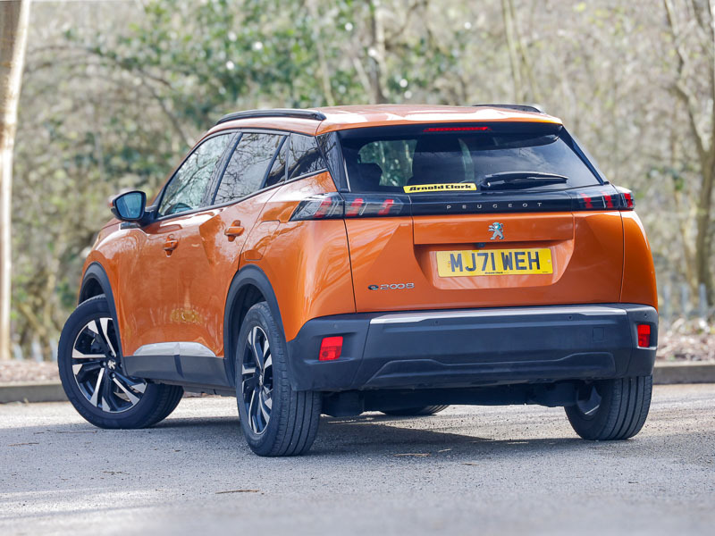 Peugeot e-2008 100Kw Allure Premium 50Kwh 11Kwch Orange #2