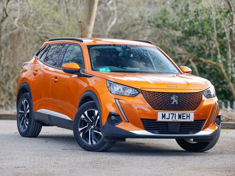 Peugeot e-2008 100Kw Allure Premium 50Kwh 11Kwch Orange