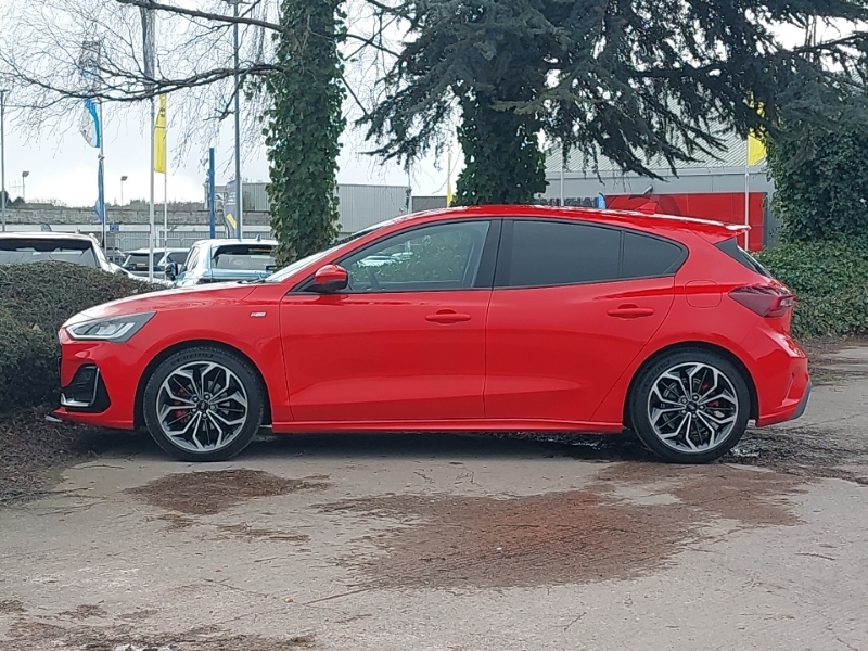 Ford Focus 1.0 Ecoboost Hybrid Mhev 155 St-line Vign SG23VAA Red #4
