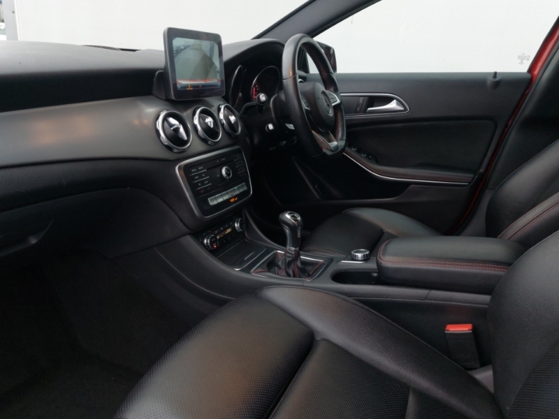 Mercedes-Benz GLA Class Gla 200 Amg Line Premium PN68EYA Red #5
