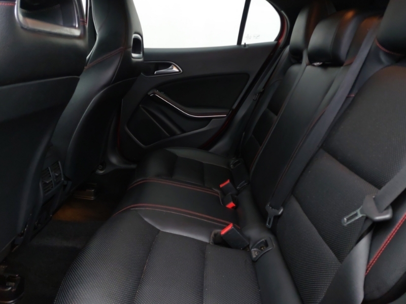 Mercedes-Benz GLA Class Gla 200 Amg Line Premium PN68EYA Red #6