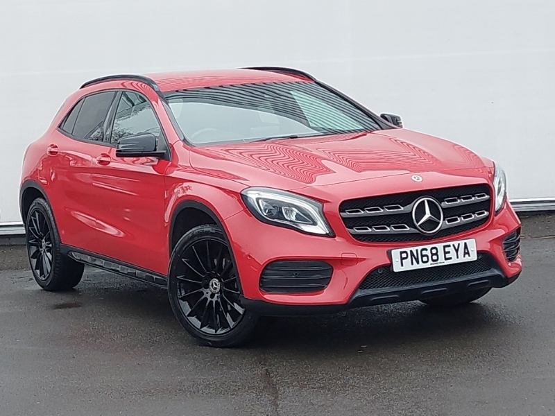 Mercedes-Benz GLA Class Gla 200 Amg Line Premium Red