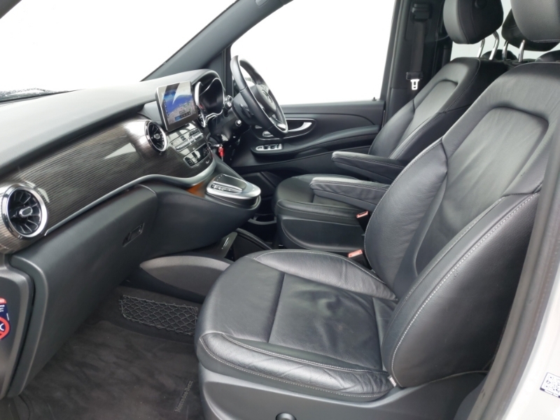 Mercedes-Benz EQV Eqv 300 150 Kw Sport Premium 90 Kwh Silver #5