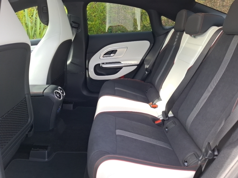 Mercedes-Benz CLA Class Cla 200 Amg Line Executive White #6
