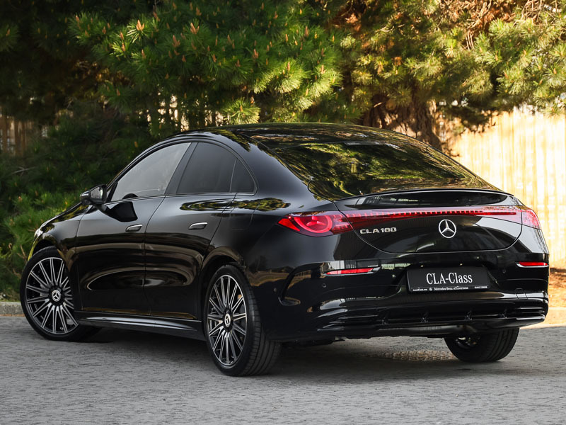 Mercedes-Benz CLA Class Cla 180 Amg Line Premium Plus Black #2