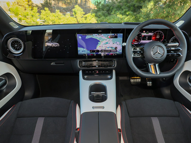 Mercedes-Benz CLA Class Cla 180 Amg Line Premium Plus Black #3