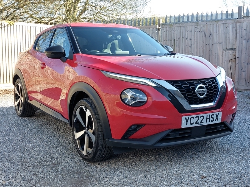 Nissan Juke 1.0 Dig-t 114 Tekna Red