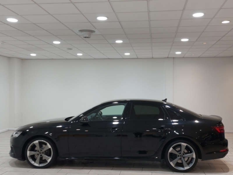 Audi A4 35 Tfsi Black Edition S6GXJ Black #4