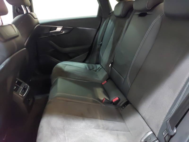 Audi A4 35 Tfsi Black Edition S6GXJ Black #6