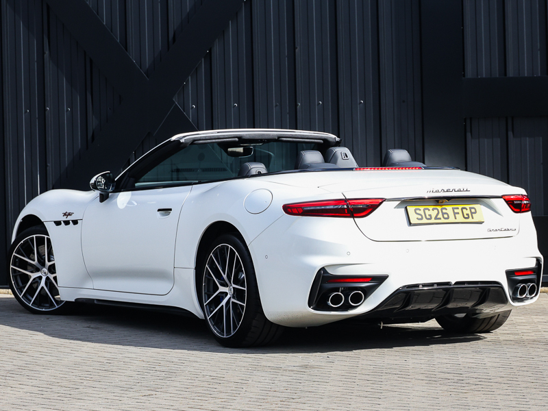Maserati GranCabrio 3.0 V6 Trofeo White #2