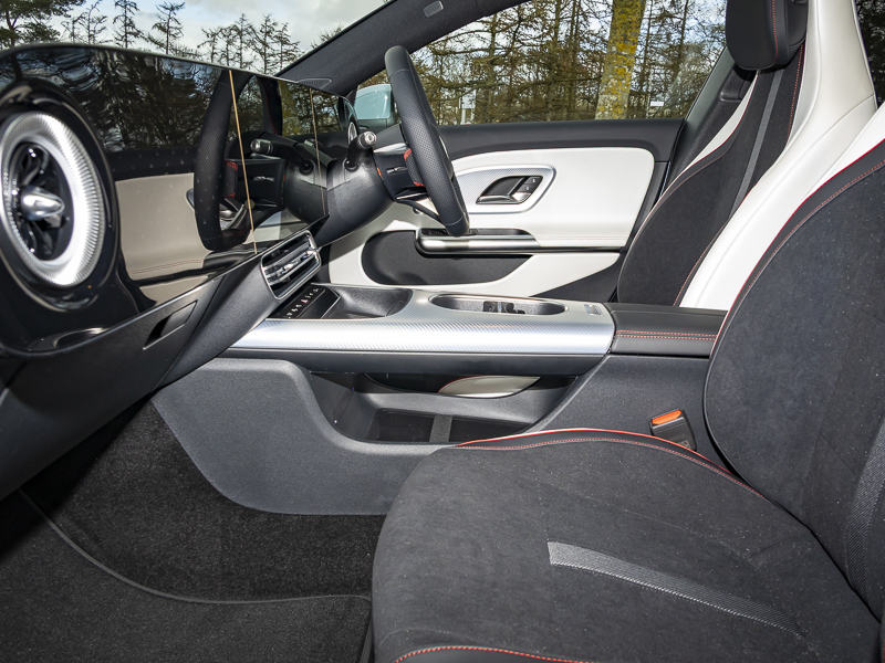 Mercedes-Benz CLA Class Cla 200 Amg Line Executive Green #3