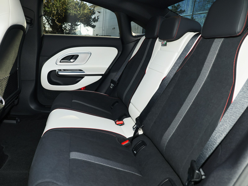 Mercedes-Benz CLA Class Cla 250 200Kw Eq Tech Amg Line Ed 85Kwh Black #6