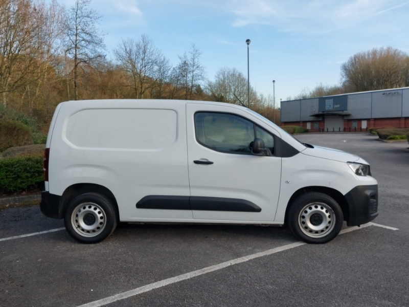 Peugeot Partner 1000 1.5 Bluehdi 100 Professional Premium Van YD23WHA White #4