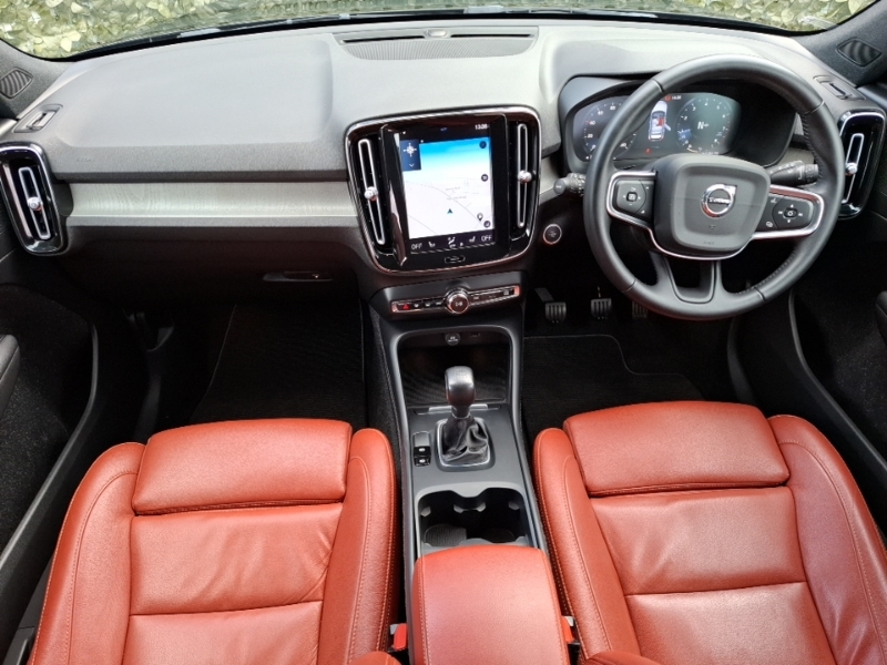 Volvo XC40 1.5 T3 163 Inscription Pro Black #3