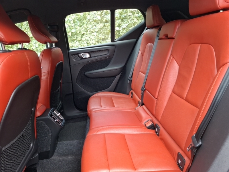 Volvo XC40 1.5 T3 163 Inscription Pro Black #6
