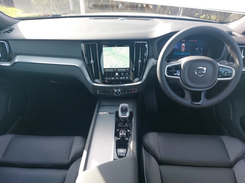 Volvo V60 2.0 B4p Plus Dark 7 Speed Grey #3