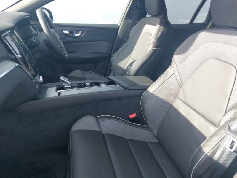Volvo V60 2.0 B4p Plus Dark 7 Speed Grey #5