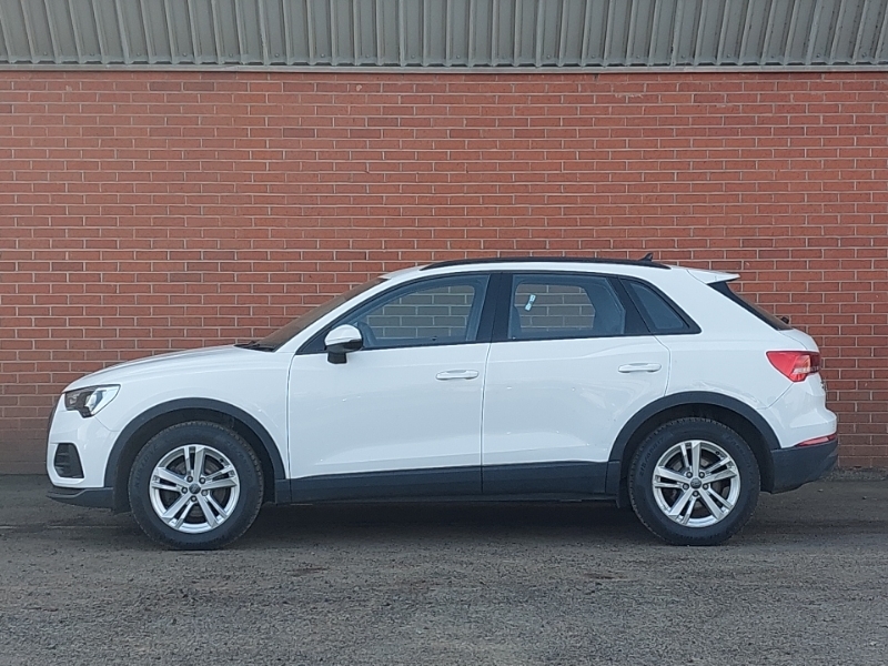 Audi Q3 35 Tfsi Technik PN21NVZ White #4