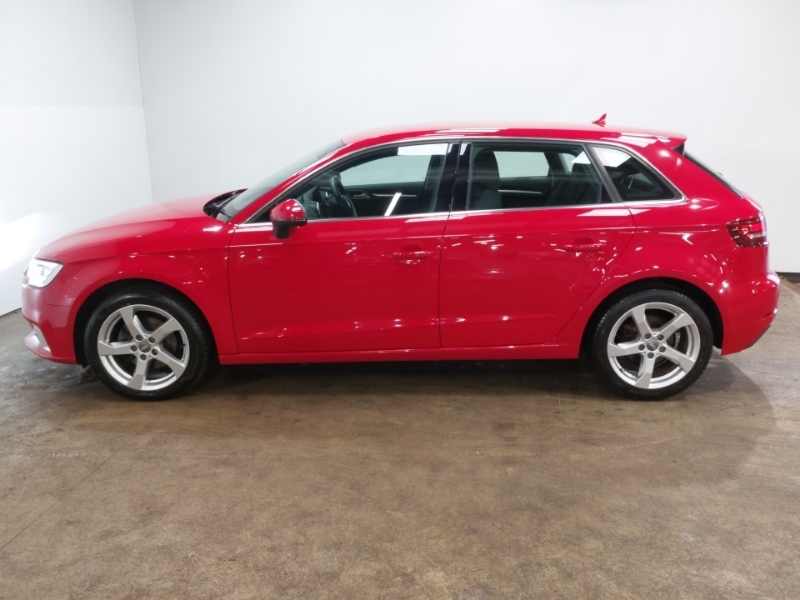 Audi A3 1.0 Tfsi Sport Red #4