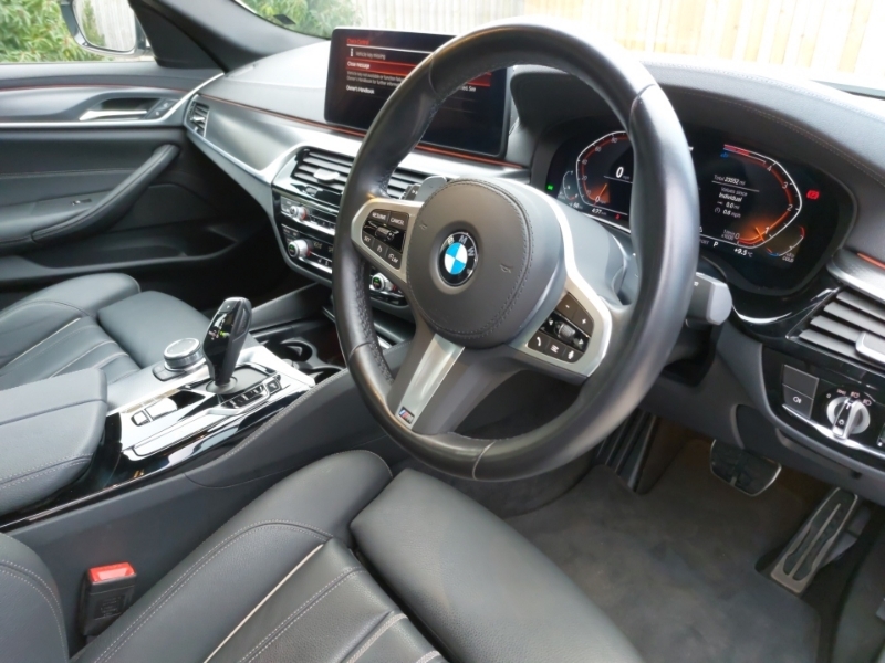 BMW 5 Series 520D Mht M Sport Step White #6