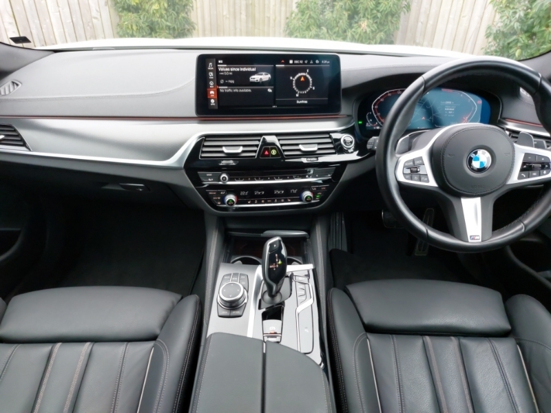 BMW 5 Series 520D Mht M Sport Step White #4