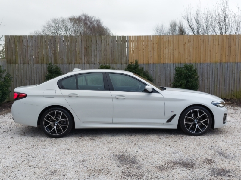 BMW 5 Series 520D Mht M Sport Step White #3